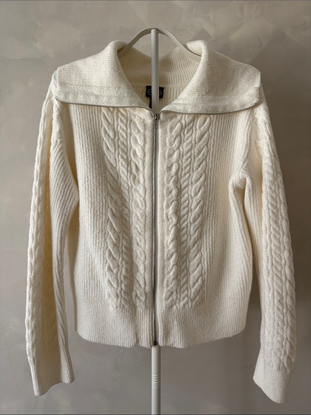 Scoop Cable Knit Zip Sweater | XL